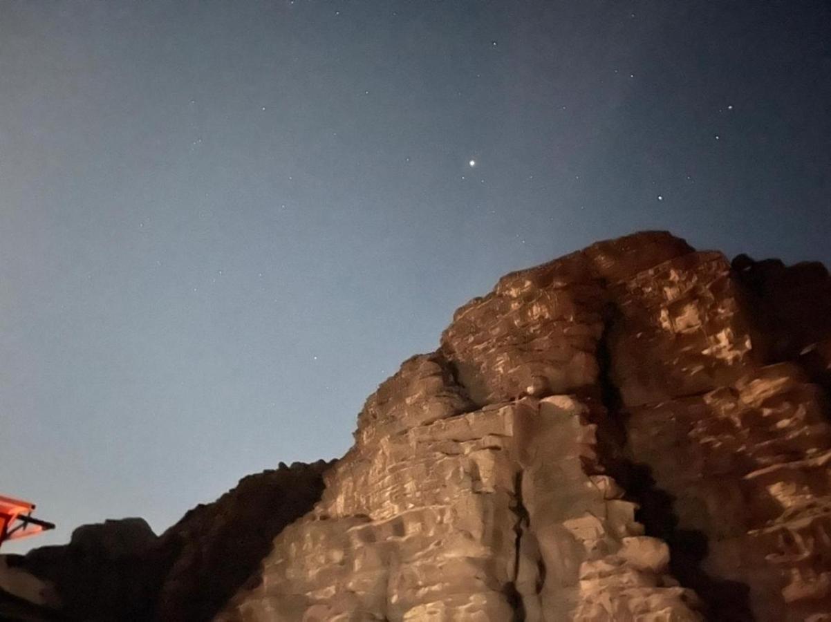 Black Irish Camp And Tours Wadi Rum Buitenkant foto