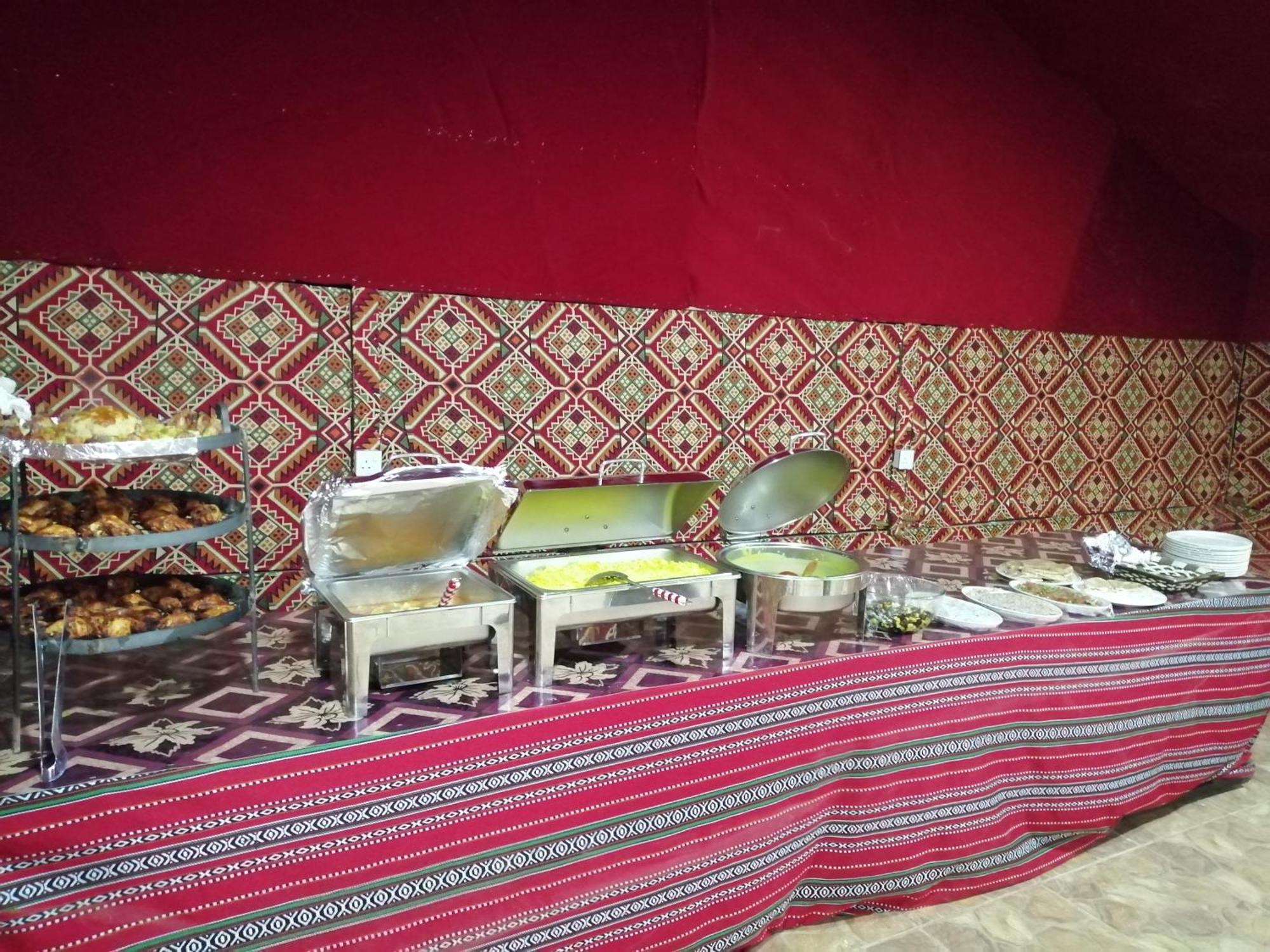 Black Irish Camp And Tours Wadi Rum Buitenkant foto