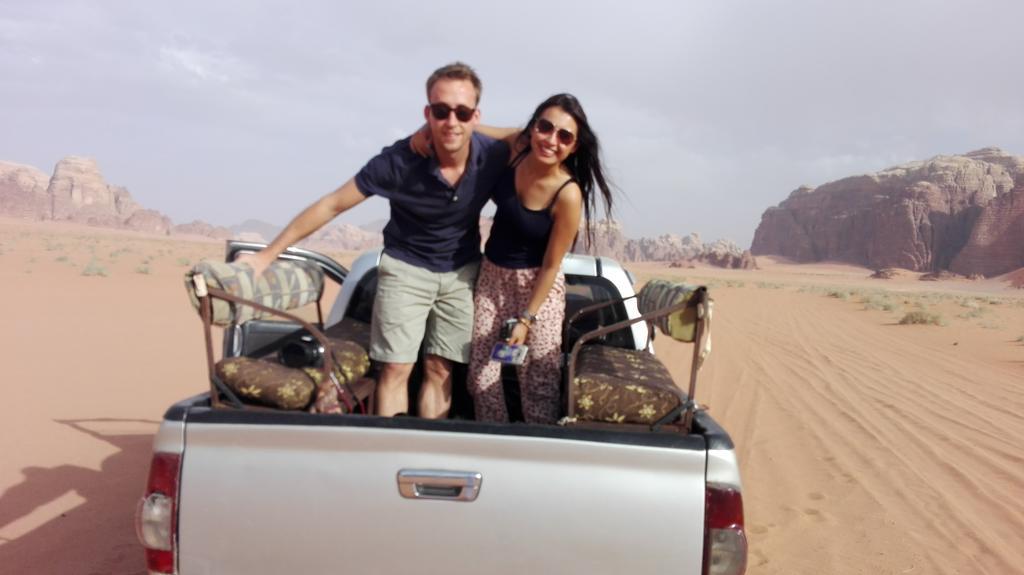 Black Irish Camp And Tours Wadi Rum Buitenkant foto