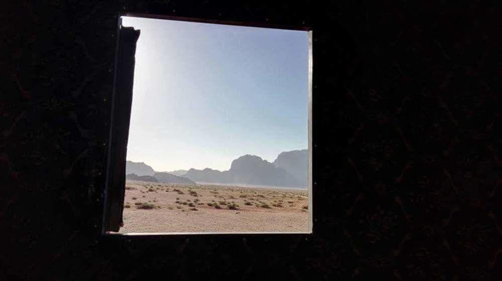 Black Irish Camp And Tours Wadi Rum Buitenkant foto