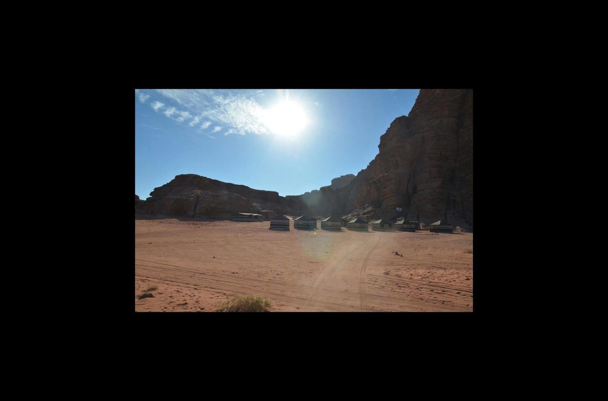 Black Irish Camp And Tours Wadi Rum Buitenkant foto