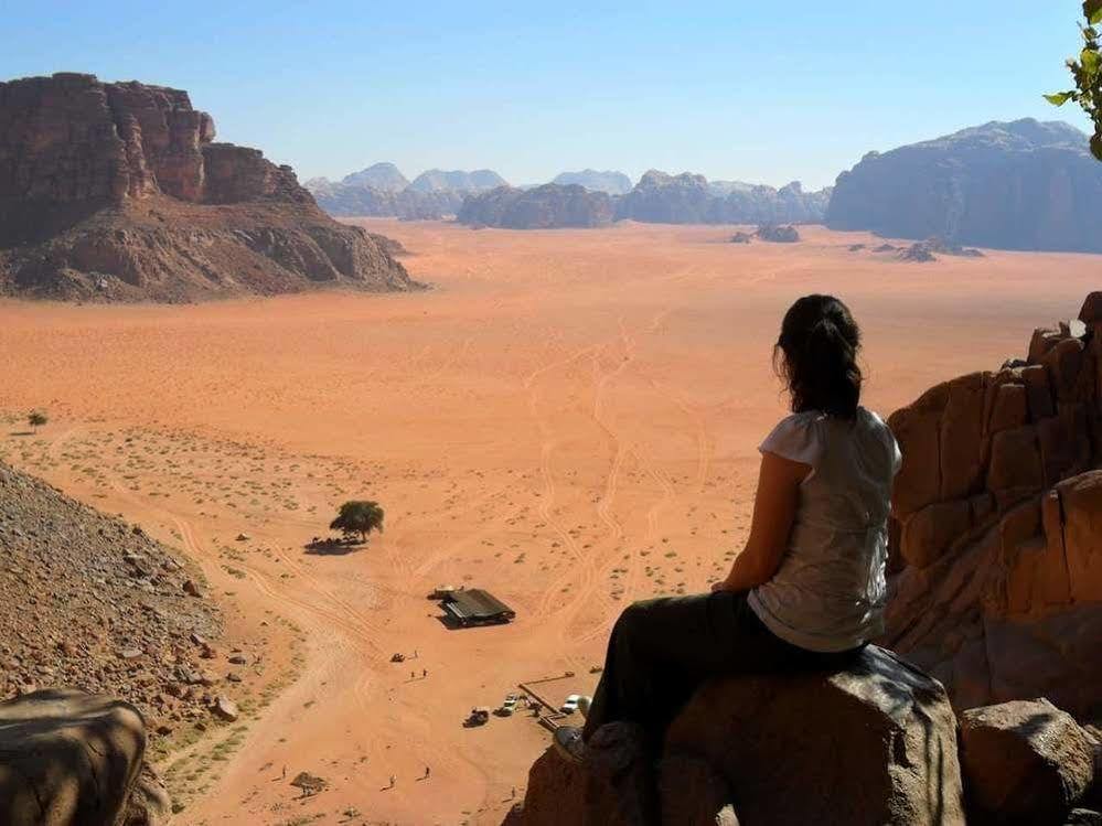 Black Irish Camp And Tours Wadi Rum Buitenkant foto
